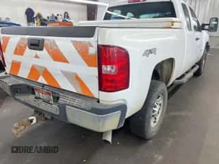 2011 Chevrolet Silverado 2500HD Work Truck z VIN 1GC2KVCG3BZ301045, wystawiony jako IAAI lot #43336297 z przebiegiem 234 452 mil mil oraz . Historia ofert i sprzedaży dostępna na DreamBid. Obrazek 1.