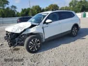 ✅ 2022 Volkswagen Tiguan S • VIN: 3VV0B7AX1NM116926 • Lot: 69102885. Wystawiony na Copart z przebiegiem 48 280 mil. Bezpłatny archiwum sprzedaży aukcyjnych z USA i szczegółowy raport historii pojazdu na DreamBid. Zdjęcie 1.
