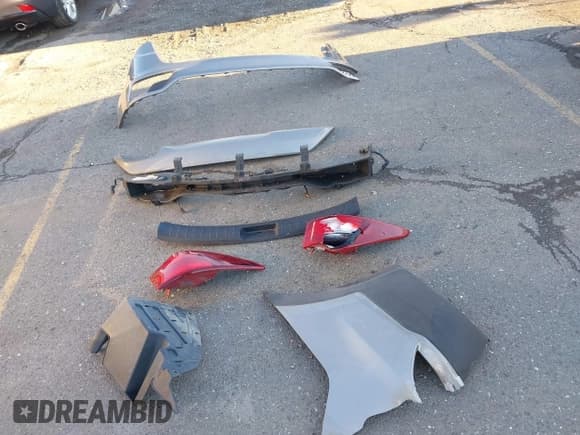 ✅ 2017 Hyundai Santa Fe Ultimate • VIN: 5XYZW4LA7HG451613 • Lot: 43773904. Listed on IAAI with 203,886 mi. Free auction sales archive from the USA and detailed vehicle history report at DreamBid. Image 12.