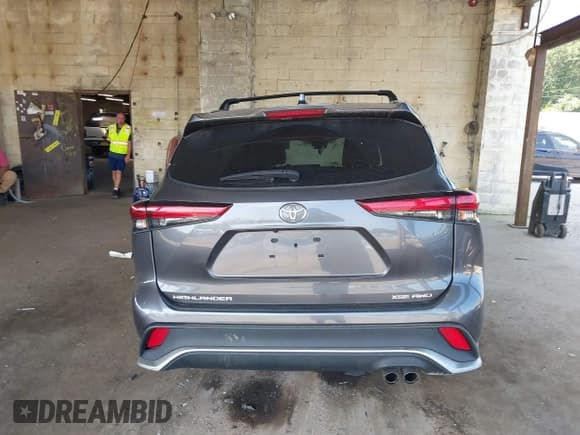 ✅ 2021 Toyota Highlander XSE • VIN: 5TDLZRBH6MS082409 • Лот: 40172495. Опубликован ранее на IAAI с пробегом 29 328 миль. Бесплатный доступ к архиву аукционных продаж из США и подробный отчёт об истории автомобиля на DreamBid. Изображение 17.