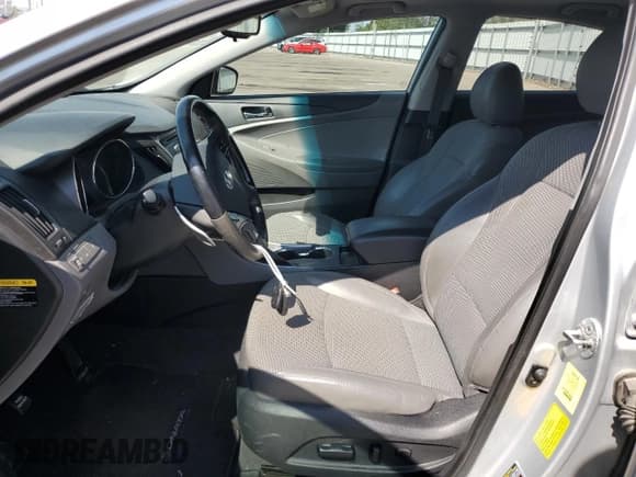 ✅ 2012 Hyundai Sonata SE • VIN: 5NPEC4AB6CH399945 • Lot: 71906335. Wystawiony na Copart z przebiegiem 118 682 mil. Bezpłatny archiwum sprzedaży aukcyjnych z USA i szczegółowy raport historii pojazdu na DreamBid. Zdjęcie 7.