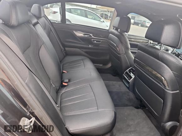 ✅ 2017 BMW 7 Series 740i • VIN: WBA7E2C34HG740975 • Lot: 71019405. Listed on Copart with 90,805 mi. Free auction sales archive from the USA and detailed vehicle history report at DreamBid. Image 10.