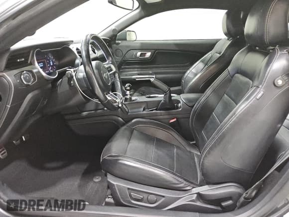 ✅ 2020 Ford Mustang GT • VIN: 1FA6P8CF0L5154466 • Lot: 87013455. Wystawiony na Copart z przebiegiem 69 353 mil. Bezpłatny archiwum sprzedaży aukcyjnych z USA i szczegółowy raport historii pojazdu na DreamBid. Zdjęcie 7.