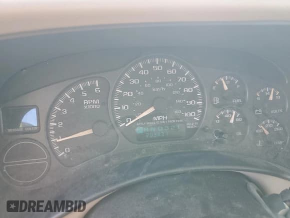 ✅ 2002 Chevrolet Suburban LS • VIN: 3GNEC16T42G305141 • Лот: 56426805. Опубликован ранее на Copart с пробегом 203 831 миль. Бесплатный доступ к архиву аукционных продаж из США и подробный отчёт об истории автомобиля на DreamBid. Изображение 9.