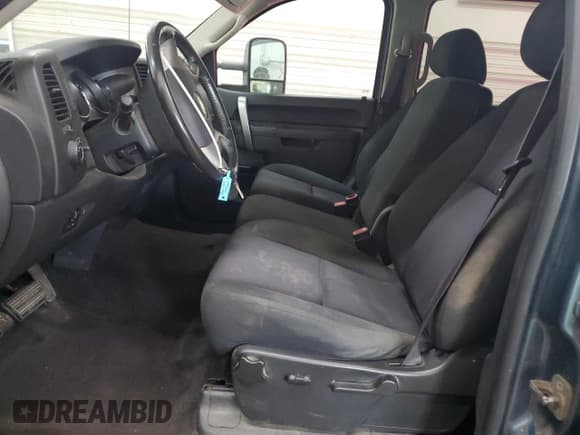 ✅ 2012 Chevrolet Silverado 2500HD LT • VIN: 1GC1KXC8XCF101945 • Lot: 71562095. Wystawiony na Copart z przebiegiem 183 156 mil. Bezpłatny archiwum sprzedaży aukcyjnych z USA i szczegółowy raport historii pojazdu na DreamBid. Zdjęcie 7.