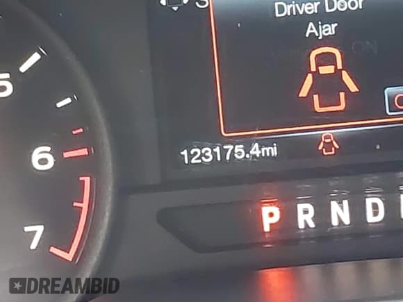 ✅ 2018 Ford F-150 XL • VIN: 1FTEX1EP1JFC12353 • Lot: 42968566. Wystawiony na IAAI z przebiegiem 123 175 mil. Bezpłatny archiwum sprzedaży aukcyjnych z USA i szczegółowy raport historii pojazdu na DreamBid. Zdjęcie 15.