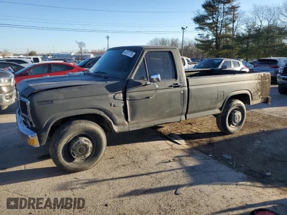 ✅ 1986 Ford F-250 • VIN: 1FTHF2517GNB23645 • Лот: 42137775. Опубликован ранее на Copart с пробегом Не указан. Бесплатный доступ к архиву аукционных продаж из США и подробный отчёт об истории автомобиля на DreamBid. Изображение 1.