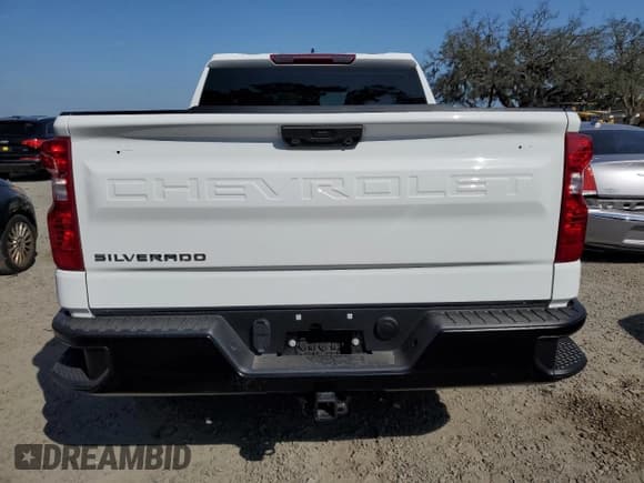 ✅ 2024 Chevrolet Silverado 1500 • VIN: 3GCUD4ED8RG351840 • Лот: 52728215. Опубликован ранее на Copart с пробегом Не указан. Бесплатный доступ к архиву аукционных продаж из США и подробный отчёт об истории автомобиля на DreamBid. Изображение 6.