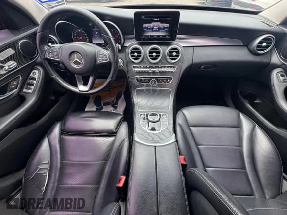 ✅ 2017 Mercedes-Benz C 300 • VIN: 55SWF4KB2HU203904 • Lot: 61595005. Wystawiony na Copart z przebiegiem 113 505 mil. Bezpłatny archiwum sprzedaży aukcyjnych z USA i szczegółowy raport historii pojazdu na DreamBid. Zdjęcie 9.
