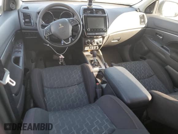 2025 Mitsubishi Outlander S с VIN JA4ARUAU7SU007262, выставлен на аукционе Copart как лот 87000935 с пробегом 10 507 миль миль и Списание • Salvage title. История ставок и продаж доступна на DreamBid. Изображение 8.