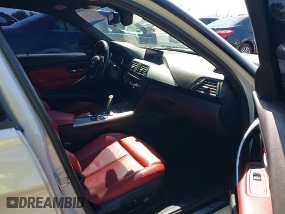 ✅ 2013 BMW 3 Series 335i • VIN: WBA3A9C56DF475075 • Lot: 43104849. Listed on IAAI with 141,148 mi. Free auction sales archive from the USA and detailed vehicle history report at DreamBid. Image 5.