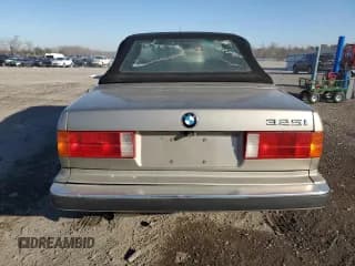 ✅ 1988 BMW 3 Series • VIN: WBABB2301J8860032 • Lot: 88230575. Listed on Copart with 80,439 mi. Free auction sales archive from the USA and detailed vehicle history report at DreamBid. Image 6.
