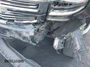 ✅ 2016 Chevrolet Suburban LTZ • VIN: 1GNSCJKC6GR415933 • Lot: 42956452. Wystawiony na IAAI z przebiegiem 180 352 mil. Bezpłatny archiwum sprzedaży aukcyjnych z USA i szczegółowy raport historii pojazdu na DreamBid. Zdjęcie 6.