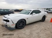 ✅ 2020 Dodge Challenger R/T 50th Anniversary • VIN: 2C3CDZBT8LH118685 • Lot: 65380745. Wystawiony na Copart z przebiegiem 90 354 mil. Bezpłatny archiwum sprzedaży aukcyjnych z USA i szczegółowy raport historii pojazdu na DreamBid. Zdjęcie 1.