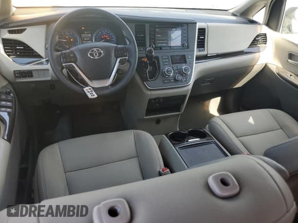 ✅ 2020 Toyota Sienna XLE Auto Access Seat • VIN: 5TDYZ3DC6LS039692 • Lot: 81325885. Listed on Copart with 89,413 mi. Free auction sales archive from the USA and detailed vehicle history report at DreamBid. Image 8.