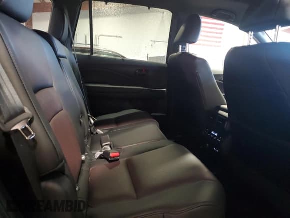 ✅ 2024 Honda Passport Black Edition • VIN: 5FNYF8H88RB023986 • Lot: 62660175. Listed on Copart with 16,304 mi. Free auction sales archive from the USA and detailed vehicle history report at DreamBid. Image 11.