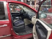 ✅ 2013 Chrysler Town & Country Touring L • VIN: 2C4RC1CG3DR683028 • Lot: 43805091. Listed on IAAI with 213,683 mi. Free auction sales archive from the USA and detailed vehicle history report at DreamBid. Image 5.