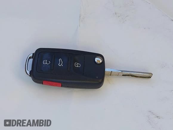 ✅ 2015 Volkswagen Passat SE • VIN: 1VWBV7A36FC078234 • Лот: 43385672. Опубликован ранее на IAAI с пробегом 102 906 миль. Бесплатный доступ к архиву аукционных продаж из США и подробный отчёт об истории автомобиля на DreamBid. Изображение 11.