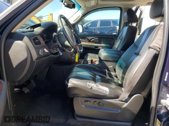 ✅ 2007 Chevrolet Tahoe LTZ • VIN: 1GNFC13077R364481 • Lot: 90916715. Listed on Copart with 297,549 mi. Free auction sales archive from the USA and detailed vehicle history report at DreamBid. Image 7.