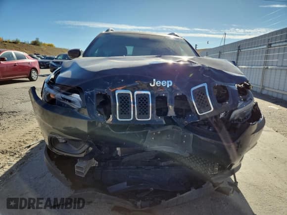 ✅ 2019 Jeep Cherokee Latitude Plus • VIN: 1C4PJMLB3KD211124 • Lot: 89435195. Wystawiony na Copart z przebiegiem 104 221 mil. Bezpłatny archiwum sprzedaży aukcyjnych z USA i szczegółowy raport historii pojazdu na DreamBid. Zdjęcie 5.