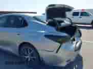 2021 Toyota Camry Hybrid SE z VIN 4T1G31AKXMU562641, wystawiony jako IAAI lot #42415712 z przebiegiem 71 085 mil mil oraz . Historia ofert i sprzedaży dostępna na DreamBid. Obrazek 18.