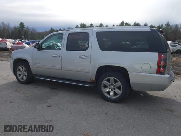 ✅ 2013 GMC Yukon XL Denali • VIN: 1GKS2MEFXDR373818 • Lot: 43730623. Wystawiony na IAAI z przebiegiem 195 267 mil. Bezpłatny archiwum sprzedaży aukcyjnych z USA i szczegółowy raport historii pojazdu na DreamBid. Zdjęcie 14.