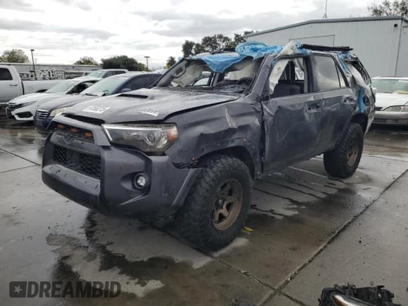 ✅ 2020 Toyota 4Runner SR5 • VIN: JTEZU5JR3L5216904 • Lot: 91568215. Wystawiony na Copart z przebiegiem Nie podano. Bezpłatny archiwum sprzedaży aukcyjnych z USA i szczegółowy raport historii pojazdu na DreamBid. Zdjęcie 1.