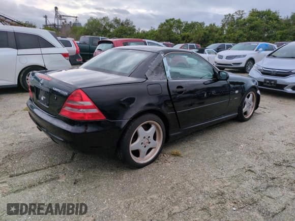 ✅ 1999 Mercedes-Benz SLK 230/320 • VIN: WDBKK47F5XF094256 • Лот: 75080164. Опубликован ранее на Copart с пробегом Не указан. Бесплатный доступ к архиву аукционных продаж из США и подробный отчёт об истории автомобиля на DreamBid. Изображение 3.