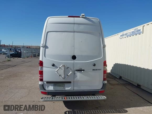 ✅ 2011 Mercedes-Benz Sprinter Cargo • VIN: WD3PE8CB8B5595014 • Lot: 42798842. Listed on IAAI with 340,576 mi. Free auction sales archive from the USA and detailed vehicle history report at DreamBid. Image 16.