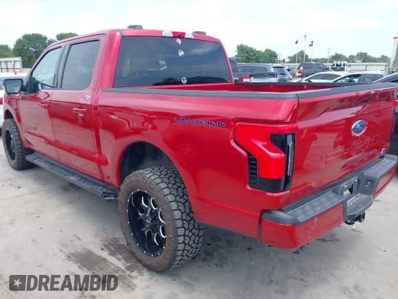 ✅ 2023 Ford F-150 Lightning Pro • VIN: 1FTVW1EL8PWG33656 • Лот: 42260659. Опубликован ранее на IAAI с пробегом 22 490 миль. Бесплатный доступ к архиву аукционных продаж из США и подробный отчёт об истории автомобиля на DreamBid. Изображение 3.