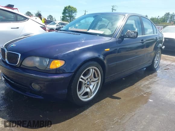 ✅ 2005 BMW 3 Series 330i • VIN: WBAEV53445KM40931 • Lot: 42061235. Listed on IAAI with 298,421 mi. Free auction sales archive from the USA and detailed vehicle history report at DreamBid. Image 2.