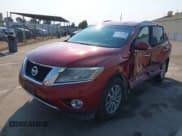 ✅ 2015 Nissan Pathfinder SV • VIN: 5N1AR2MN4FC611552 • Lot: 42721843. Listed on IAAI with 135,260 mi. Free auction sales archive from the USA and detailed vehicle history report at DreamBid. Image 2.