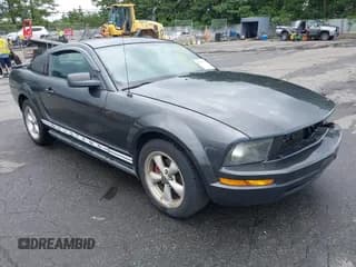 ✅ 2007 Ford Mustang Deluxe • VIN: 1ZVFT80N275317039 • Lot: 42735431. Listed on IAAI with 111,152 mi. Free auction sales archive from the USA and detailed vehicle history report at DreamBid. Image 1.