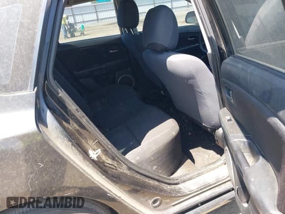 ✅ 2007 Mazda 3 S Grand Touring • VIN: JM1BK343371747413 • Lot: 38946090. Listed on IAAI with 250,102 mi. Free auction sales archive from the USA and detailed vehicle history report at DreamBid. Image 8.