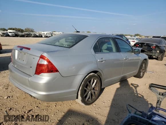 ✅ 2010 Ford Fusion SE • VIN: 3FAHP0HA8AR162977 • Lot: 89566215. Wystawiony na Copart z przebiegiem 129 854 mil. Bezpłatny archiwum sprzedaży aukcyjnych z USA i szczegółowy raport historii pojazdu na DreamBid. Zdjęcie 3.