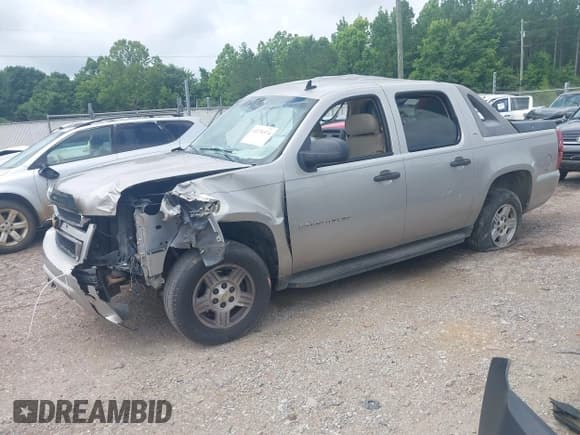 ✅ 2007 Chevrolet Avalanche LTZ • VIN: 3GNEC120X7G116612 • Lot: 42276574. Listed on IAAI with Not provided. Free auction sales archive from the USA and detailed vehicle history report at DreamBid. Image 2.
