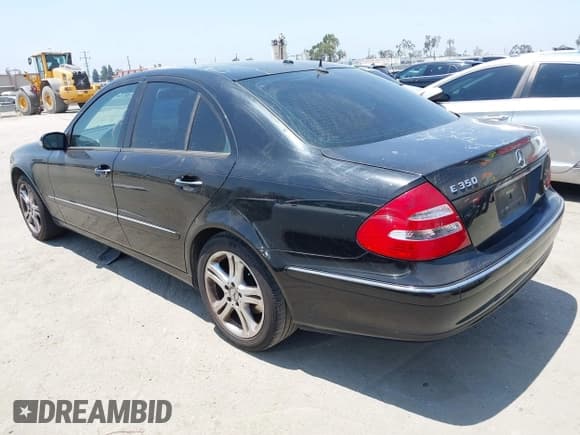 ✅ 2006 Mercedes-Benz E 350 • VIN: WDBUF87J86X205318 • Лот: 42609476. Опубликован ранее на IAAI с пробегом 222 661 миль. Бесплатный доступ к архиву аукционных продаж из США и подробный отчёт об истории автомобиля на DreamBid. Изображение 3.