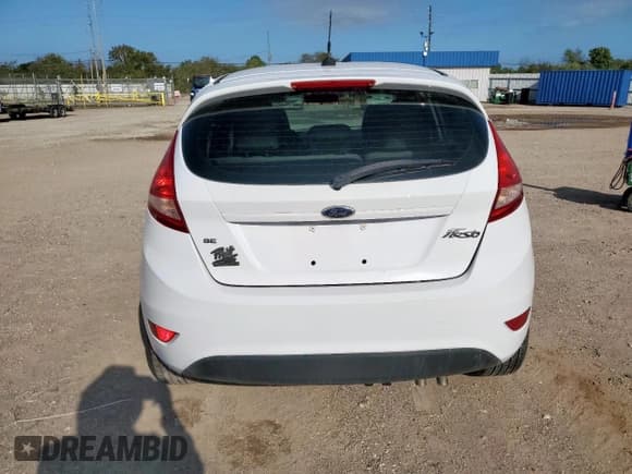 ✅ 2013 Ford Fiesta SE • VIN: 3FADP4EJXDM118880 • Lot: 82126065. Wystawiony na Copart z przebiegiem 147 015 mil. Bezpłatny archiwum sprzedaży aukcyjnych z USA i szczegółowy raport historii pojazdu na DreamBid. Zdjęcie 6.