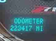 2011 Chevrolet Silverado 1500 LT z VIN 3GCPKSE3XBG180822, wystawiony jako IAAI lot #43439311 z przebiegiem 223 417 mil mil oraz . Historia ofert i sprzedaży dostępna na DreamBid. Obrazek 16.