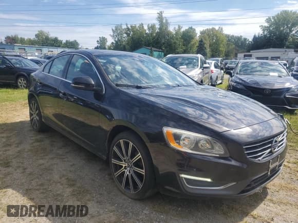 ✅ 2015 Volvo S60 T5 Premier • VIN: YV1612TK1F1349343 • Lot: 80940475. Listed on Copart with 142,645 mi. Free auction sales archive from the USA and detailed vehicle history report at DreamBid. Image 1.