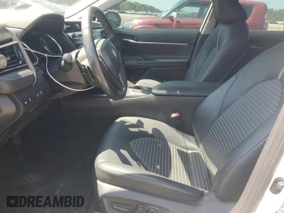 2020 Toyota Camry SE with VIN 4T1G11AK8LU968115, listed as a Copart auction lot 81325645 with 103,714 mi miles and Salvage title. Bid and sale history available at DreamBid. Image 7.