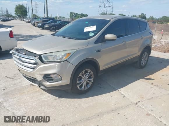 ✅ 2017 Ford Escape SE • VIN: 1FMCU0GD8HUC60074 • Lot: 41918443. Wystawiony na IAAI z przebiegiem 85 787 mil. Bezpłatny archiwum sprzedaży aukcyjnych z USA i szczegółowy raport historii pojazdu na DreamBid. Zdjęcie 23.
