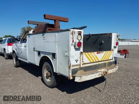 ✅ 1997 Ford F-250 • VIN: 3FEHF25G1VMA45978 • Лот: 43568377. Опубликован ранее на IAAI с пробегом Не указан. Бесплатный доступ к архиву аукционных продаж из США и подробный отчёт об истории автомобиля на DreamBid. Изображение 3.
