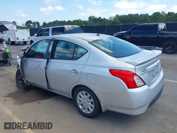 ✅ 2015 Nissan Versa S Plus • VIN: 3N1CN7AP4FL862431 • Lot: 42998978. Listed on IAAI with 62,707 mi. Free auction sales archive from the USA and detailed vehicle history report at DreamBid. Image 3.