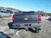 2015 Chevrolet Silverado 2500HD LT z VIN 1GC1KVE85FF136771, wystawiony jako IAAI lot #43478483 z przebiegiem 142 142 mil mil oraz . Historia ofert i sprzedaży dostępna na DreamBid. Obrazek 17.