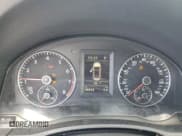 ✅ 2015 Volkswagen Eos Komfort • VIN: WVWBW8AH9FV001847 • Lot: 67123025. Wystawiony na Copart z przebiegiem 98 894 mil. Bezpłatny archiwum sprzedaży aukcyjnych z USA i szczegółowy raport historii pojazdu na DreamBid. Zdjęcie 9.