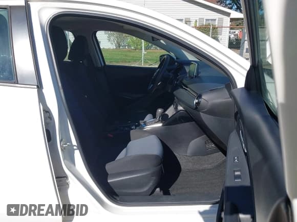 ✅ 2018 Toyota Yaris • VIN: 3MYDLBYV8JY329199 • Лот: 43352455. Опубликован ранее на IAAI с пробегом 77 549 миль. Бесплатный доступ к архиву аукционных продаж из США и подробный отчёт об истории автомобиля на DreamBid. Изображение 5.