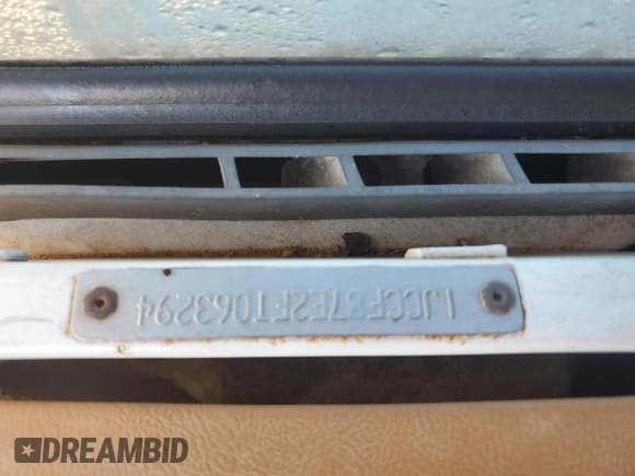 ✅ 1985 Jeep CJ • VIN: 1JCCF87E2FT063294 • Lot: 83882604. Listed on Copart with 10,428 mi. Free auction sales archive from the USA and detailed vehicle history report at DreamBid. Image 12.