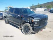 ✅ 2021 Chevrolet Silverado 1500 LT Trail Boss • VIN: 1GCPYFED9MZ355983 • Lot: 43345360. Wystawiony na IAAI z przebiegiem 94 150 mil. Bezpłatny archiwum sprzedaży aukcyjnych z USA i szczegółowy raport historii pojazdu na DreamBid. Zdjęcie 1.