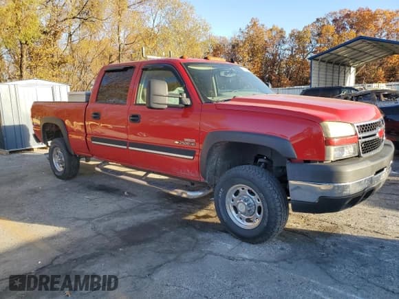✅ 2006 Chevrolet Silverado 2500HD LT3 • VIN: 1GCHK23D06F179539 • Лот: 91867895. Опубликован ранее на Copart с пробегом 265 572 миль. Бесплатный доступ к архиву аукционных продаж из США и подробный отчёт об истории автомобиля на DreamBid. Изображение 4.